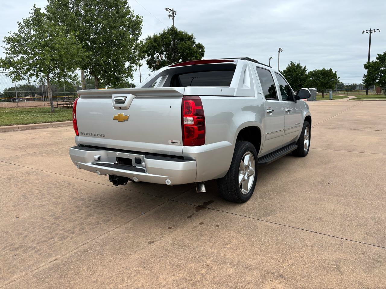 Used 2012 Chevrolet Avalanche LTZ AWD/4WD image 25