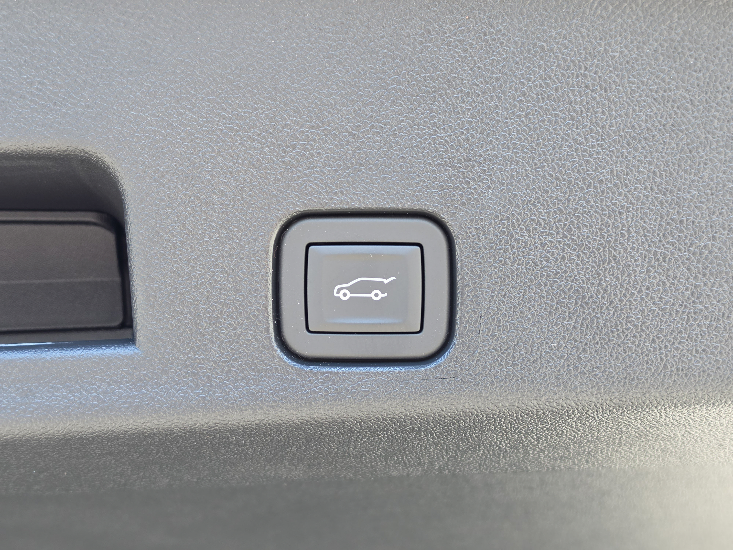 New 2027 Chevrolet Traverse LT w/ Driver Confidence Package FWD image 15
