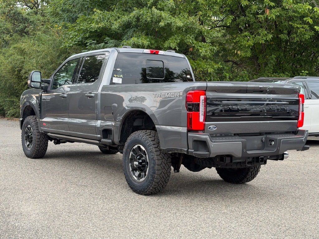 New 2026 Ford F350 Platinum w/ Tremor Off-Road Package AWD/4WD image 4