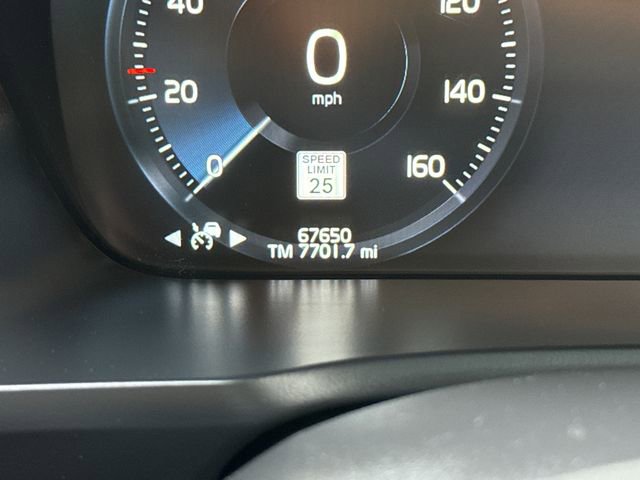 Used 2019 Volvo XC90 T6 Momentum AWD/4WD image 17