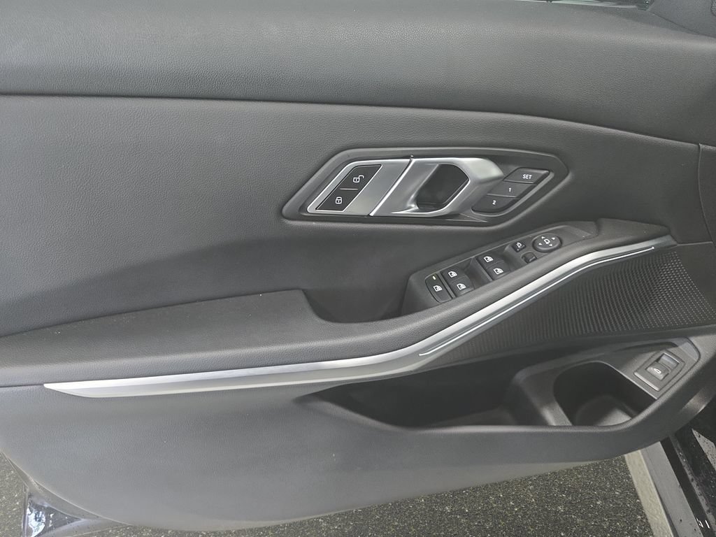 Used 2023 BMW 330i Sedan w/ M Sport Package RWD image 20