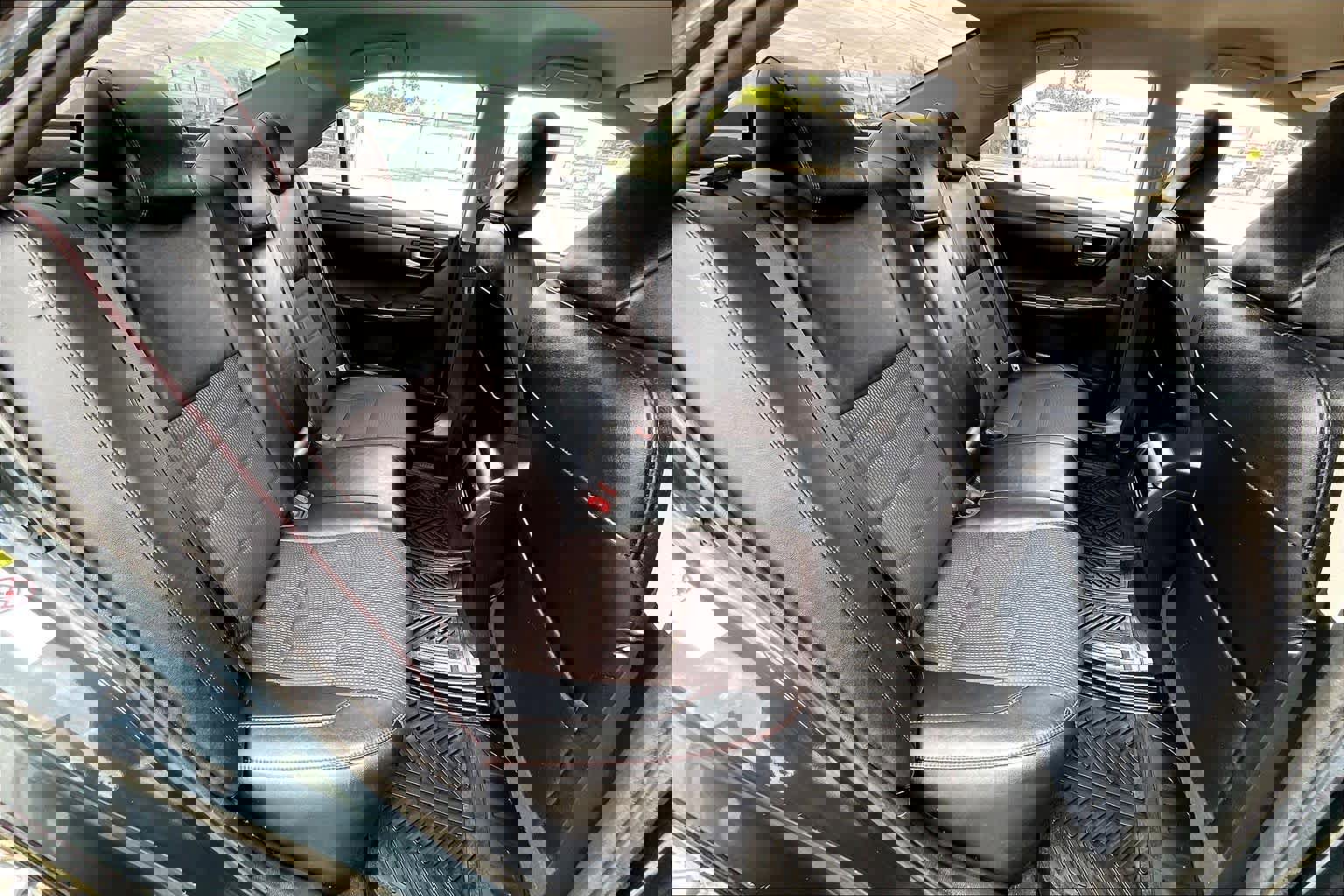 Used 2017 Toyota Camry LE image 17