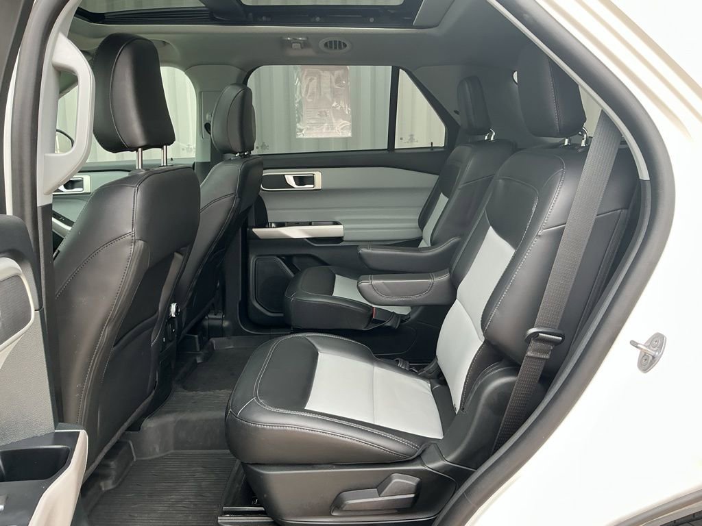 Used 2023 Ford Explorer XLT w/ Equipment Group 202A image 19