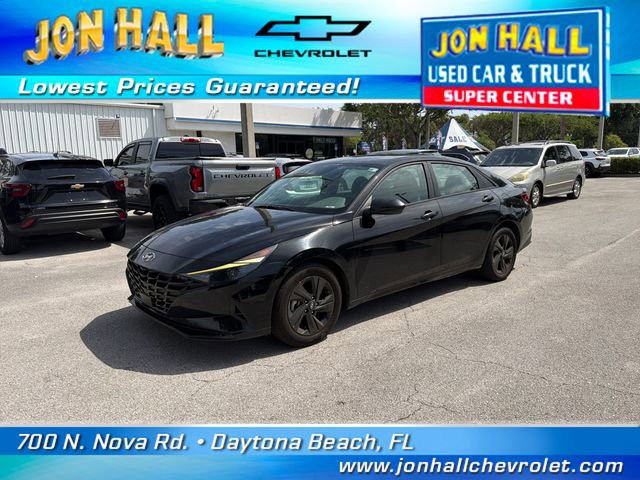 Used 2022 Hyundai Elantra SEL w/ Convenience Package FWD image 2