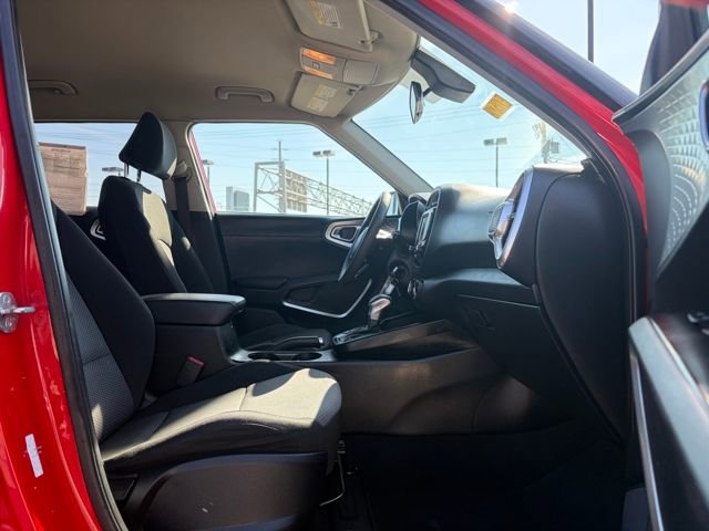 Used 2023 Kia Soul LX w/ LX Technology Package image 8