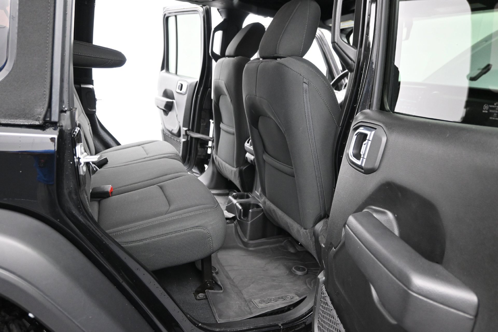 Used 2022 Jeep Wrangler Unlimited Sport AWD/4WD image 19