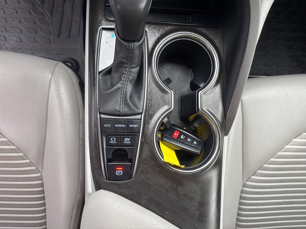 Used 2024 Toyota Camry SE image 34