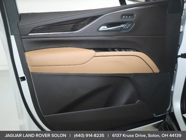 Used 2022 Cadillac Escalade Premium Luxury w/ Performance Package AWD/4WD image 36