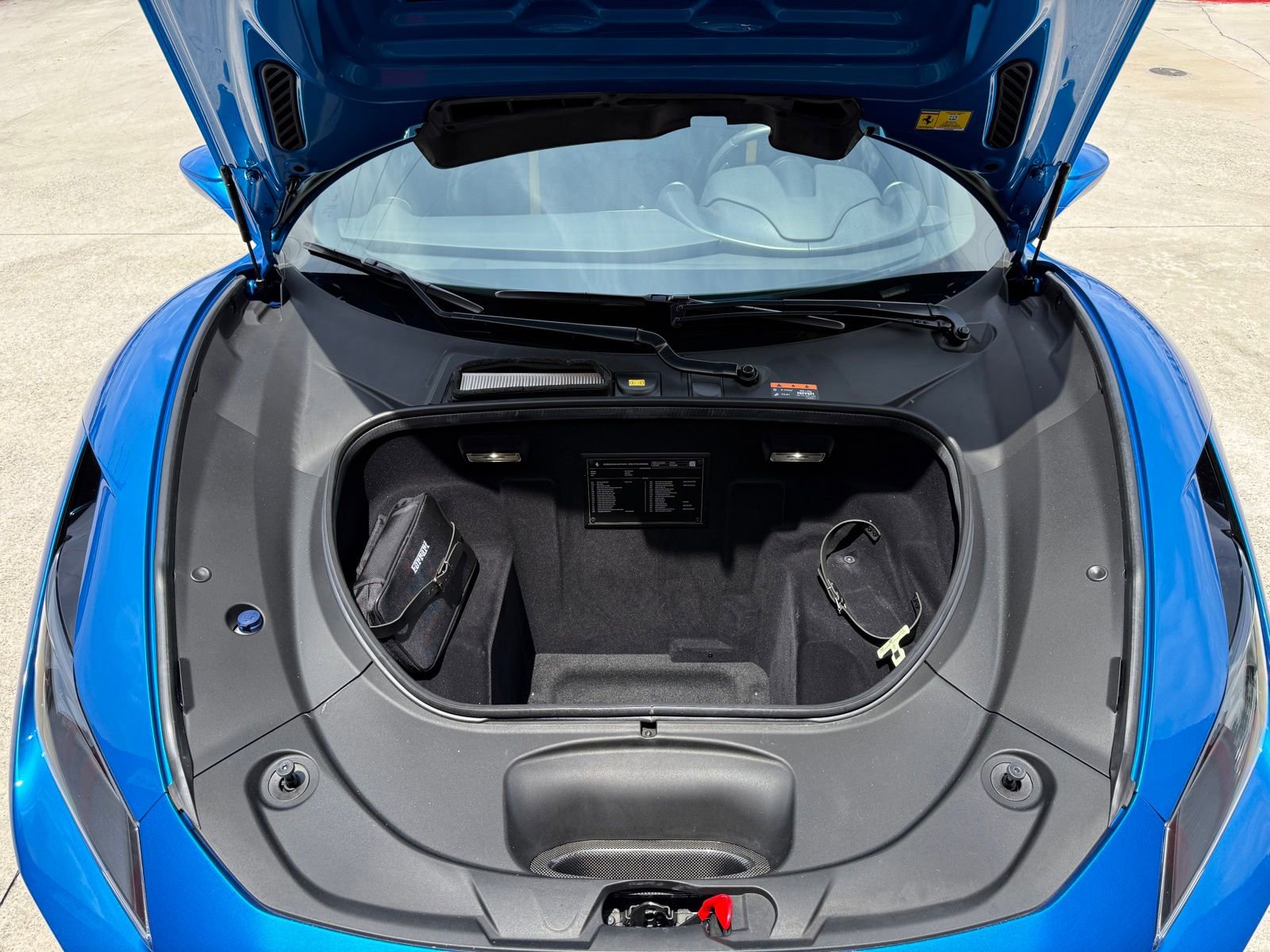 Used 2022 Ferrari F8 Tributo RWD image 39