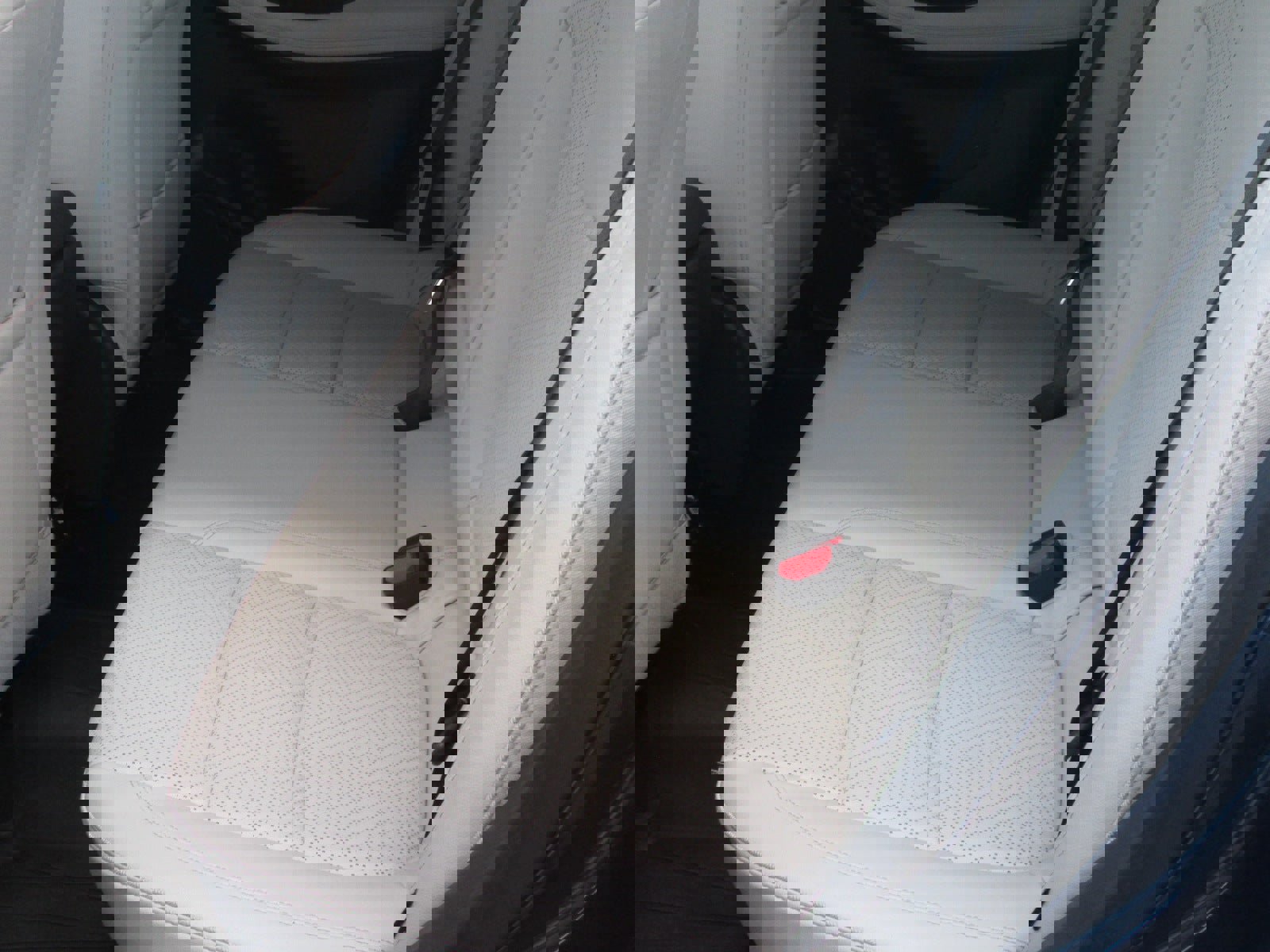 Used 2020 Buick Encore GX Essence w/ Experience Buick Package image 31