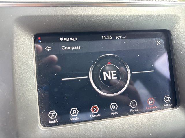 Used 2019 Jeep Cherokee Latitude Plus FWD image 18
