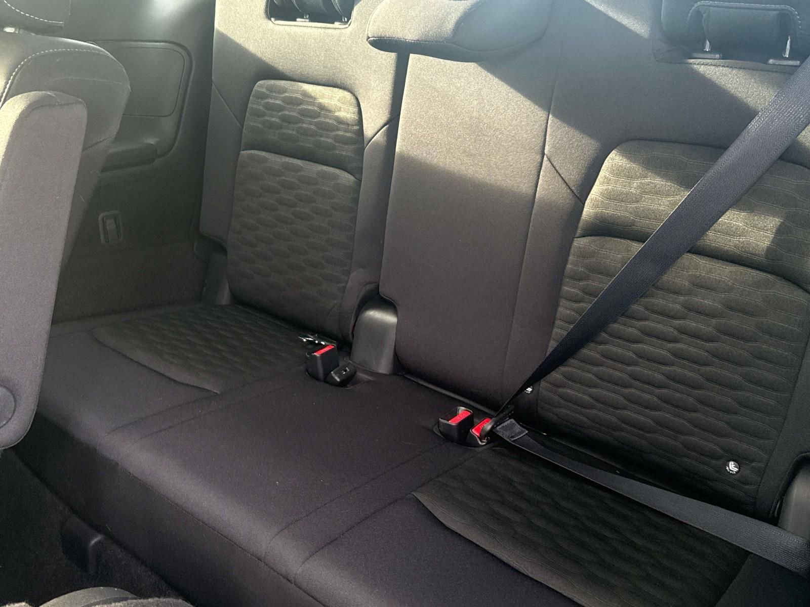 Used 2024 Nissan Pathfinder SV w/ SV Premium Package image 28