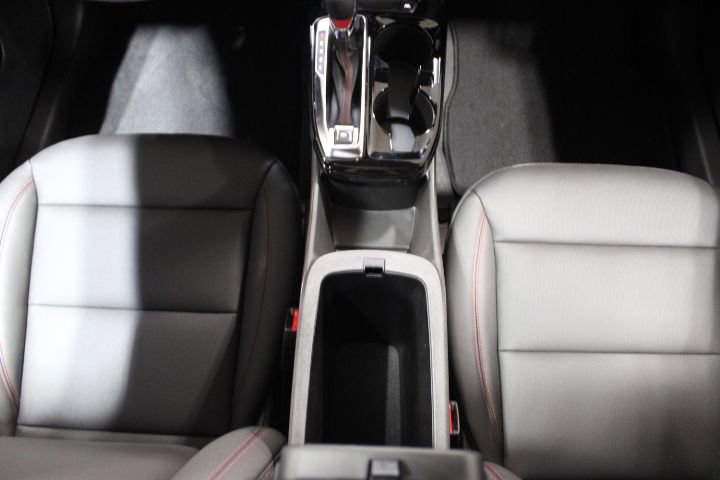 New 2026 Chevrolet Trax RS w/ Sunroof Package FWD image 31