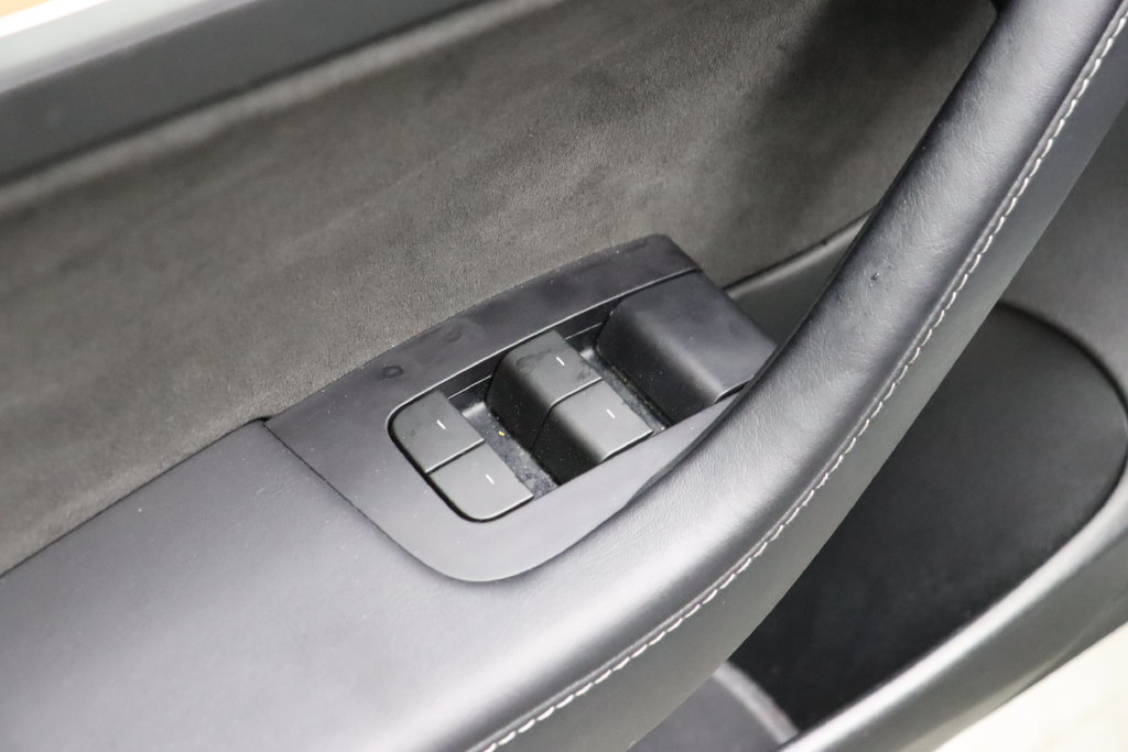 Used 2022 Tesla Model 3 Long Range AWD/4WD image 9