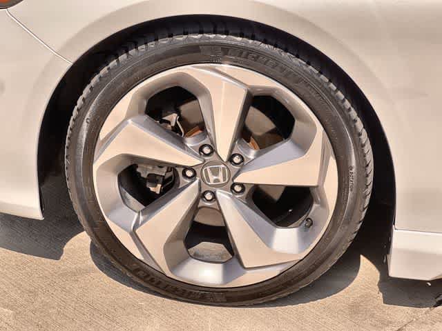 Used 2018 Honda Accord Touring image 9