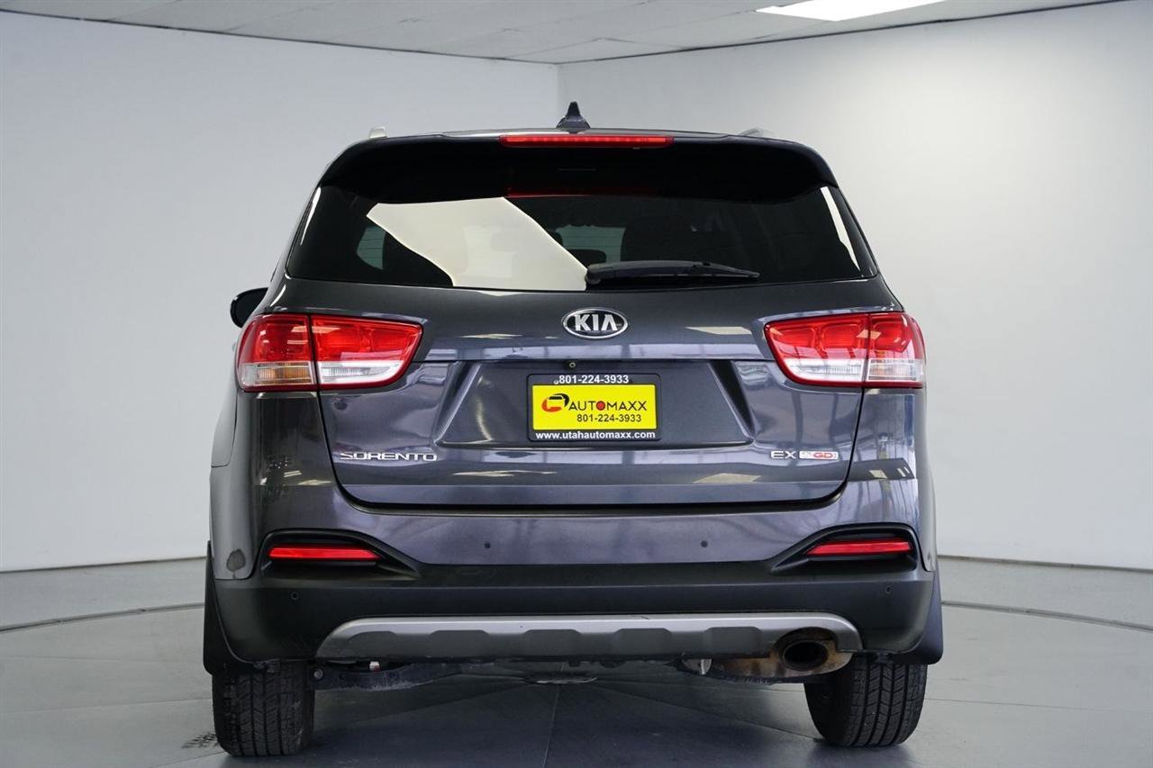 Used 2017 Kia Sorento EX image 6