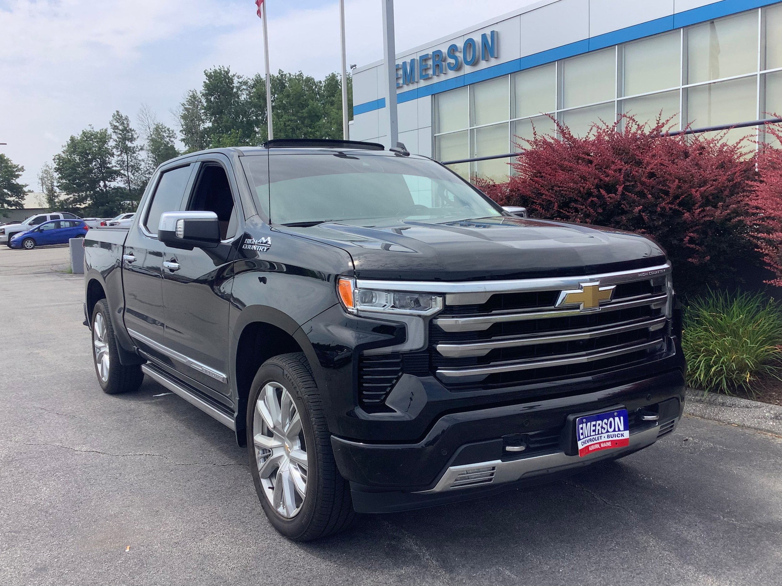 Certified 2023 Chevrolet Silverado 1500 High Country w/ Technology Package image 4