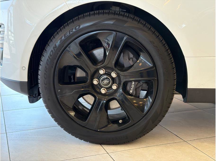Used 2019 Land Rover Range Rover HSE image 9