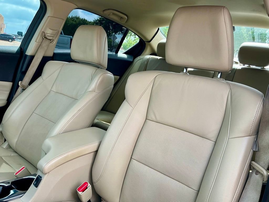 Used 2014 Acura ILX w/ Premium Package FWD image 36