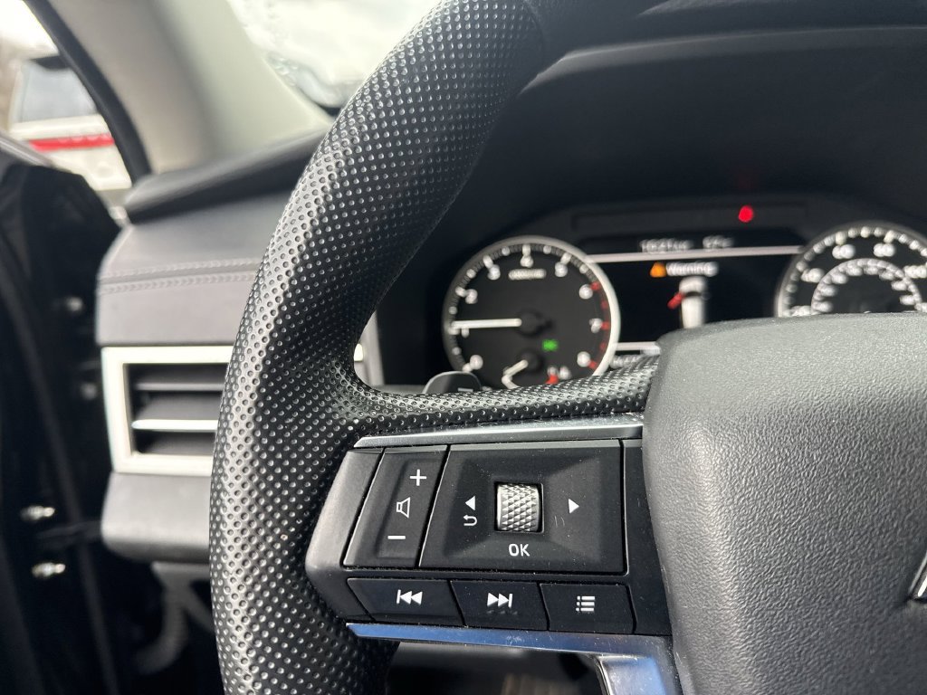 Used 2023 Mitsubishi Outlander ES AWD/4WD image 15