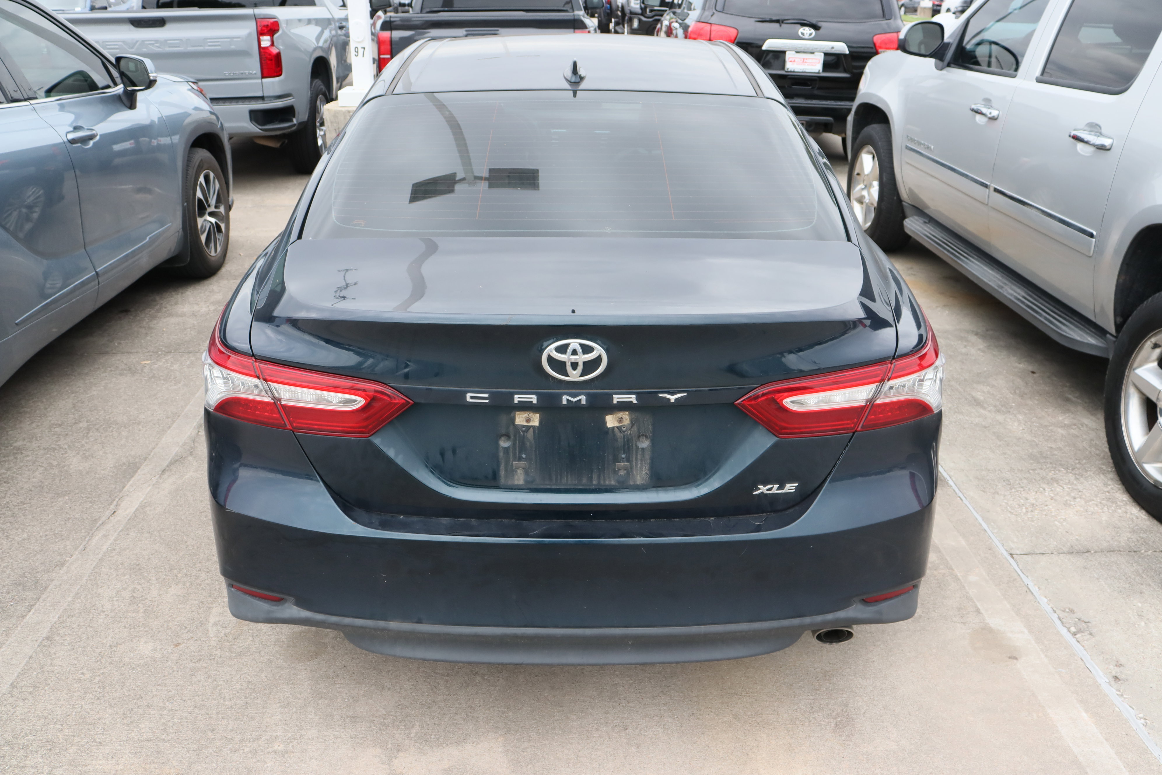 Used 2020 Toyota Camry XLE image 7