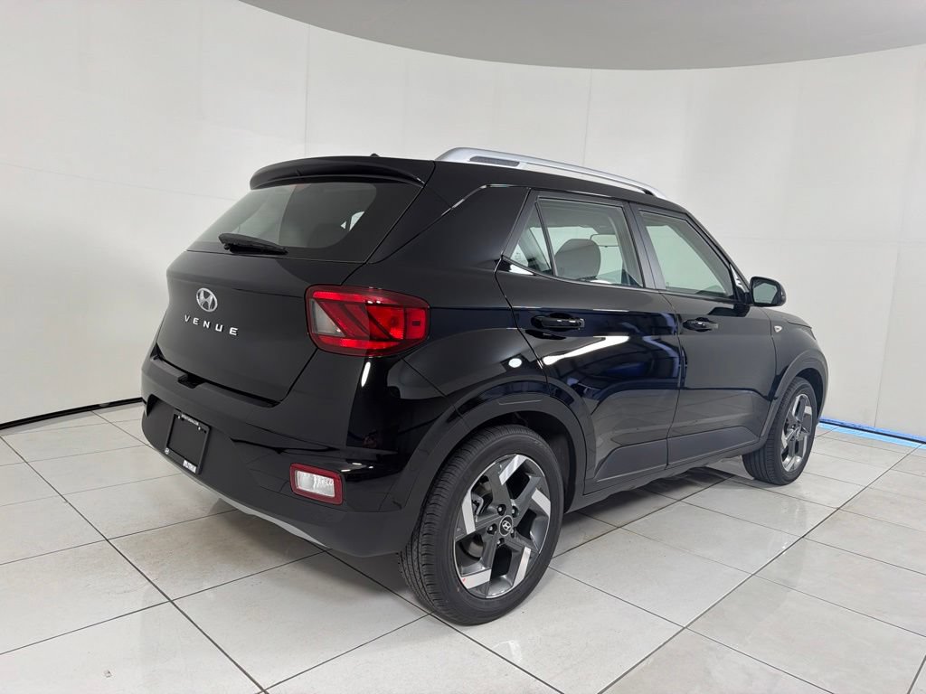New 2026 Hyundai Venue SEL FWD image 5