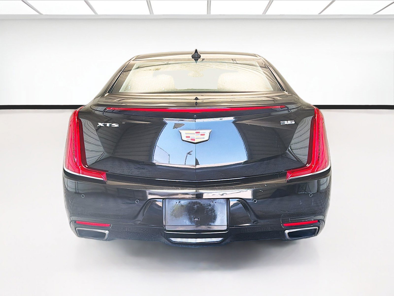 Used 2018 Cadillac XTS Luxury FWD image 5