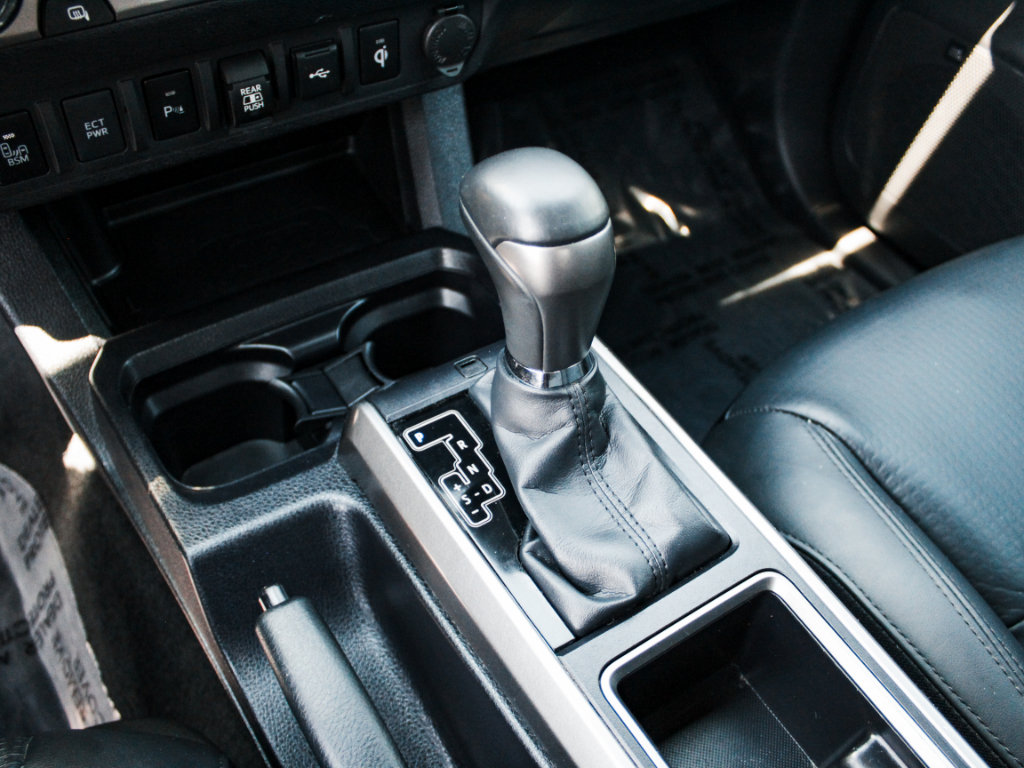 Used 2022 Toyota Tacoma Limited AWD/4WD image 21