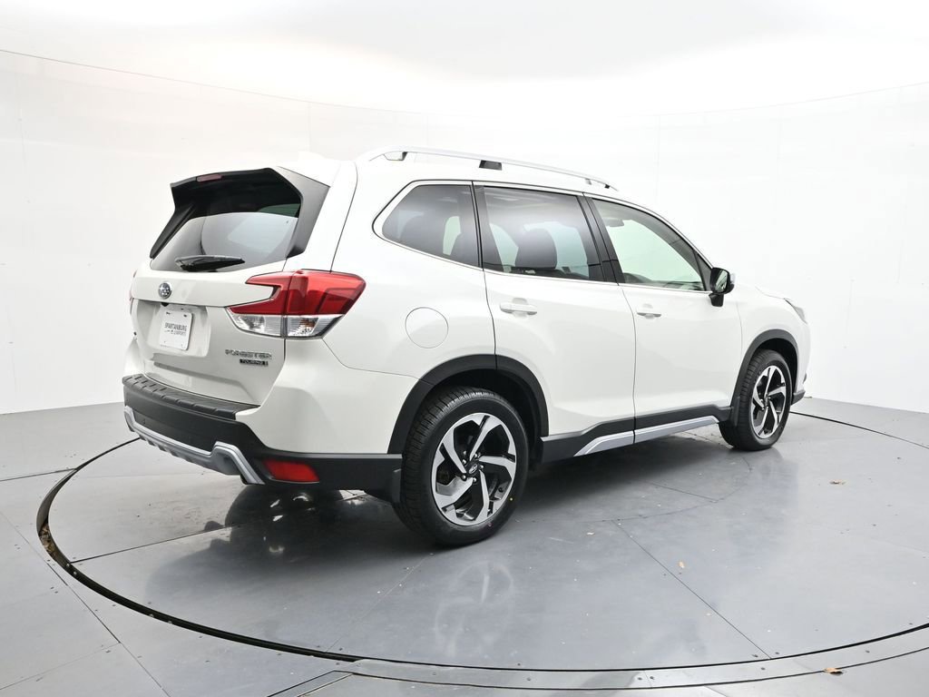 Used 2023 Subaru Forester Touring image 7