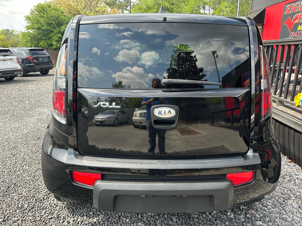 Used 2011 Kia Soul + w/ Audio Pkg FWD image 6