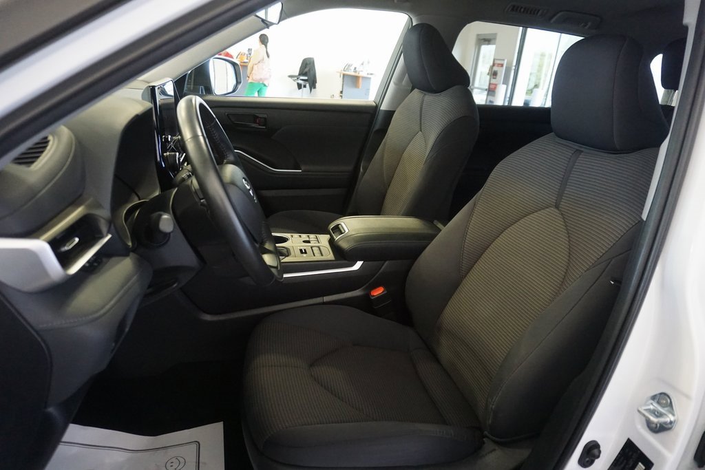 Certified 2024 Toyota Highlander LE image 18