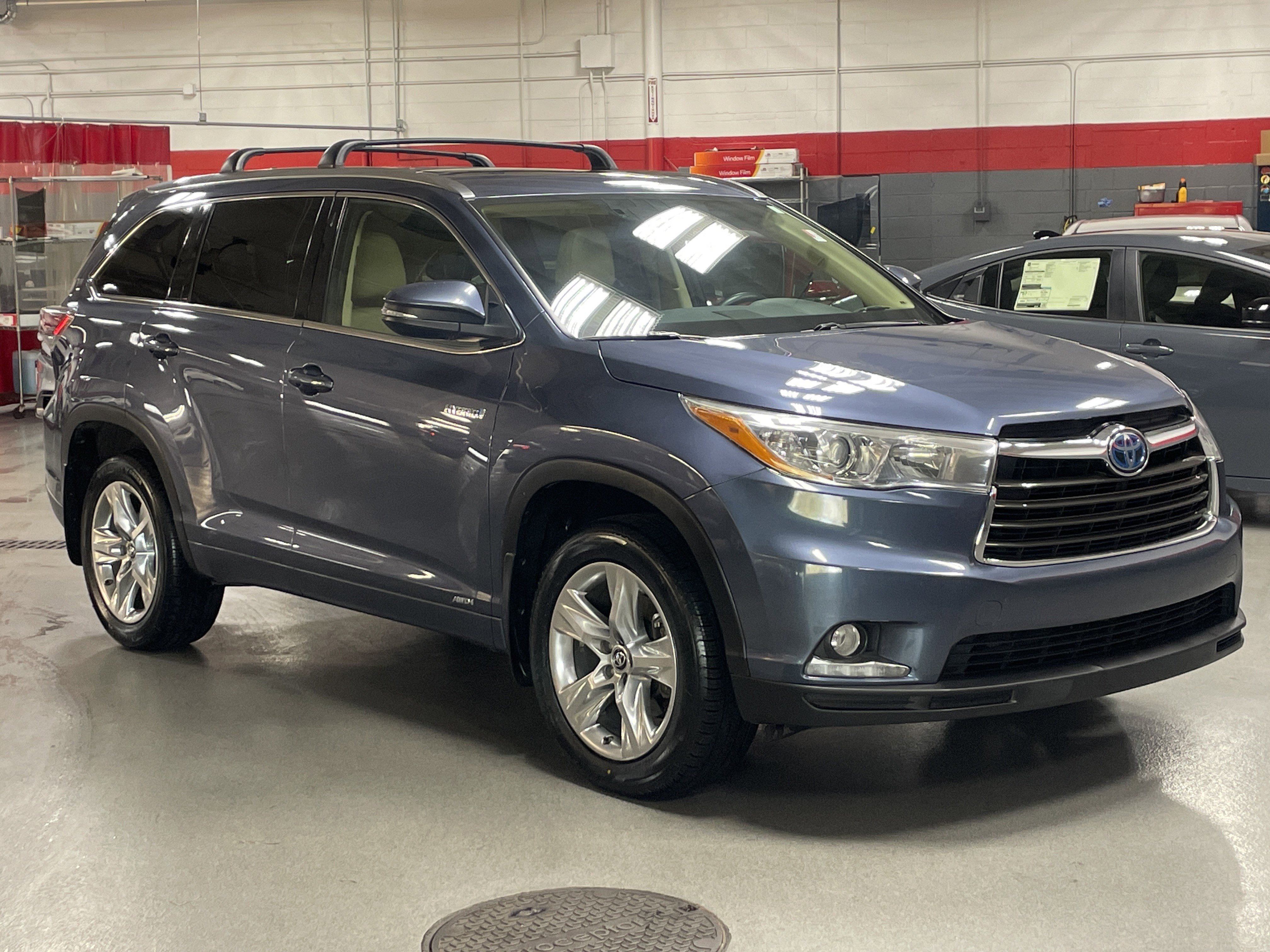 Used 2016 Toyota Highlander Limited video 2
