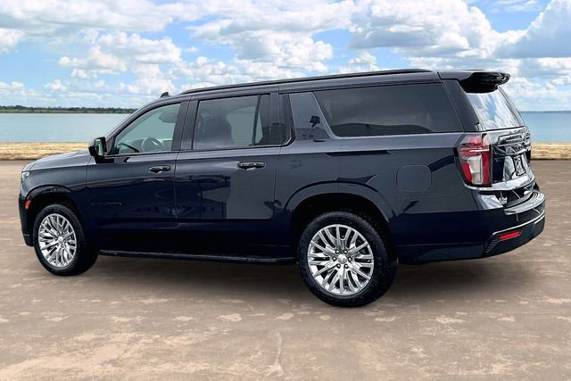 Certified 2023 Chevrolet Suburban RST AWD/4WD image 4