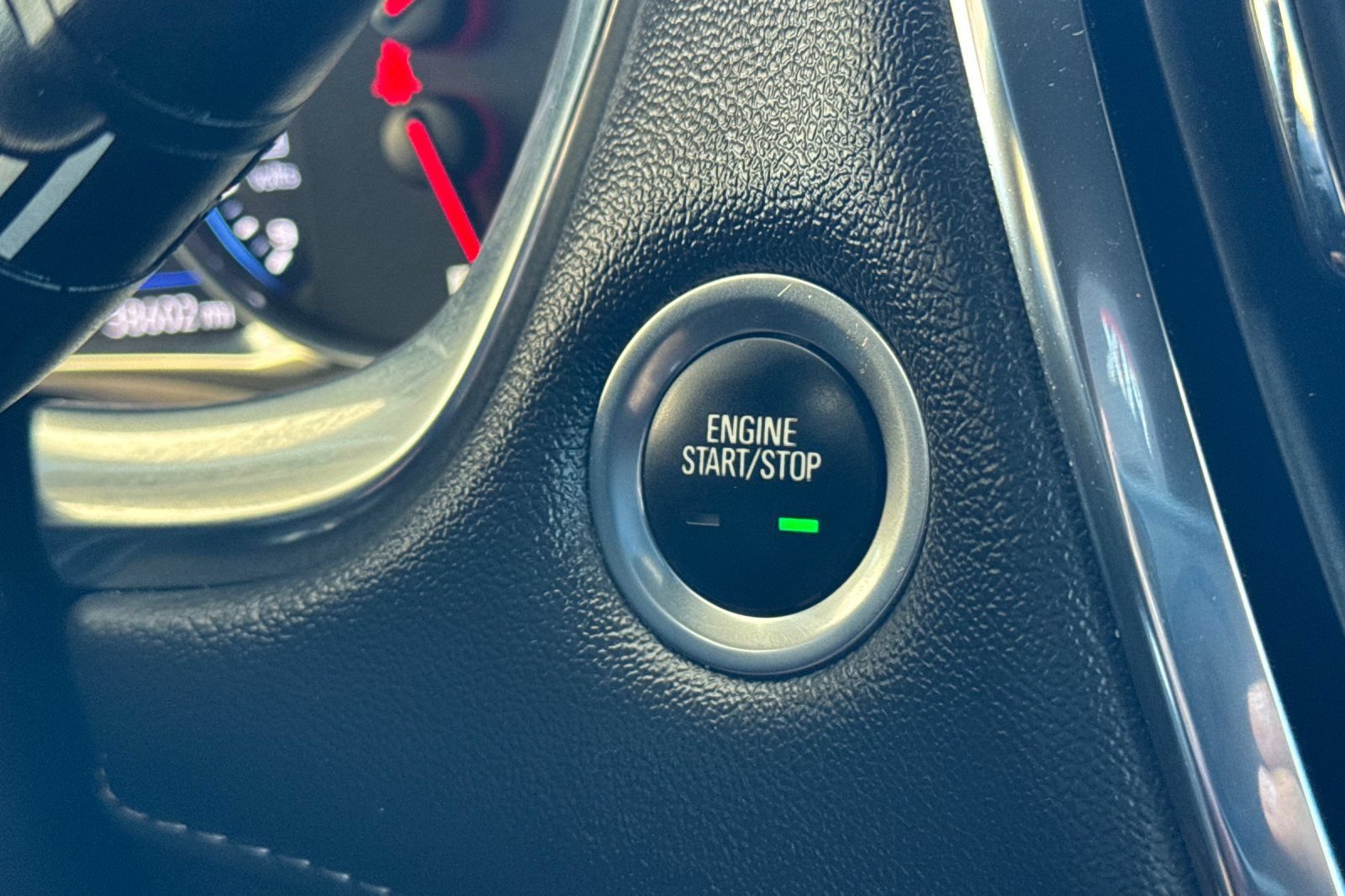 Used 2023 Chevrolet Traverse Premier FWD image 24