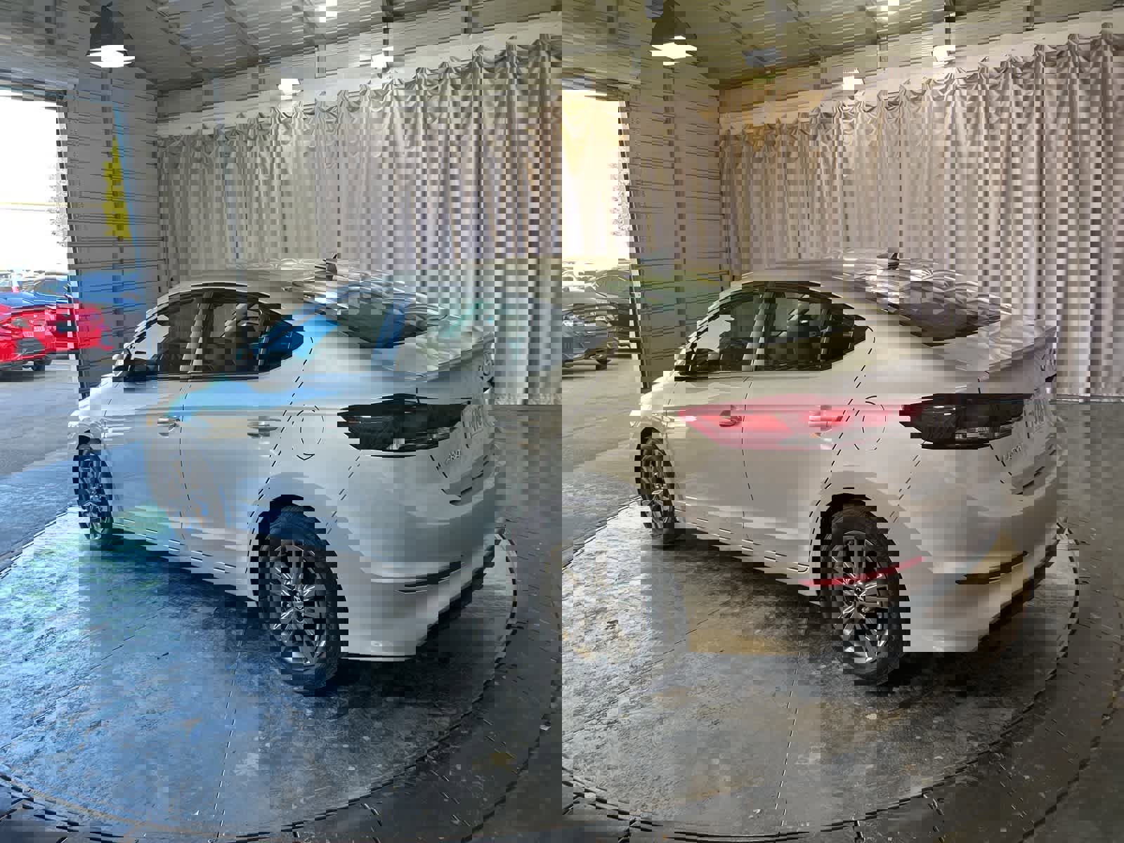 Used 2017 Hyundai Elantra SE image 13