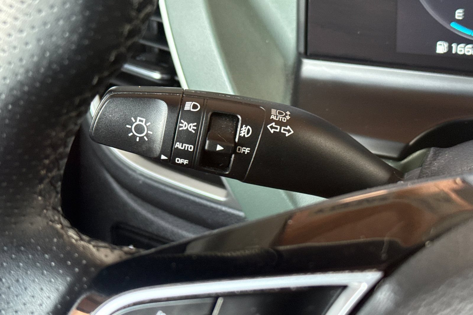 Used 2024 Kia Seltos SX w/ SX Sunroof Package AWD/4WD image 35