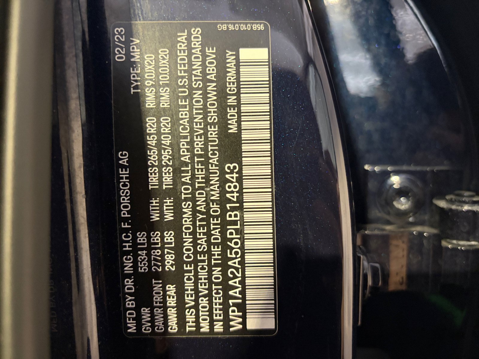 Certified 2023 Porsche Macan Turbo AWD/4WD image 43