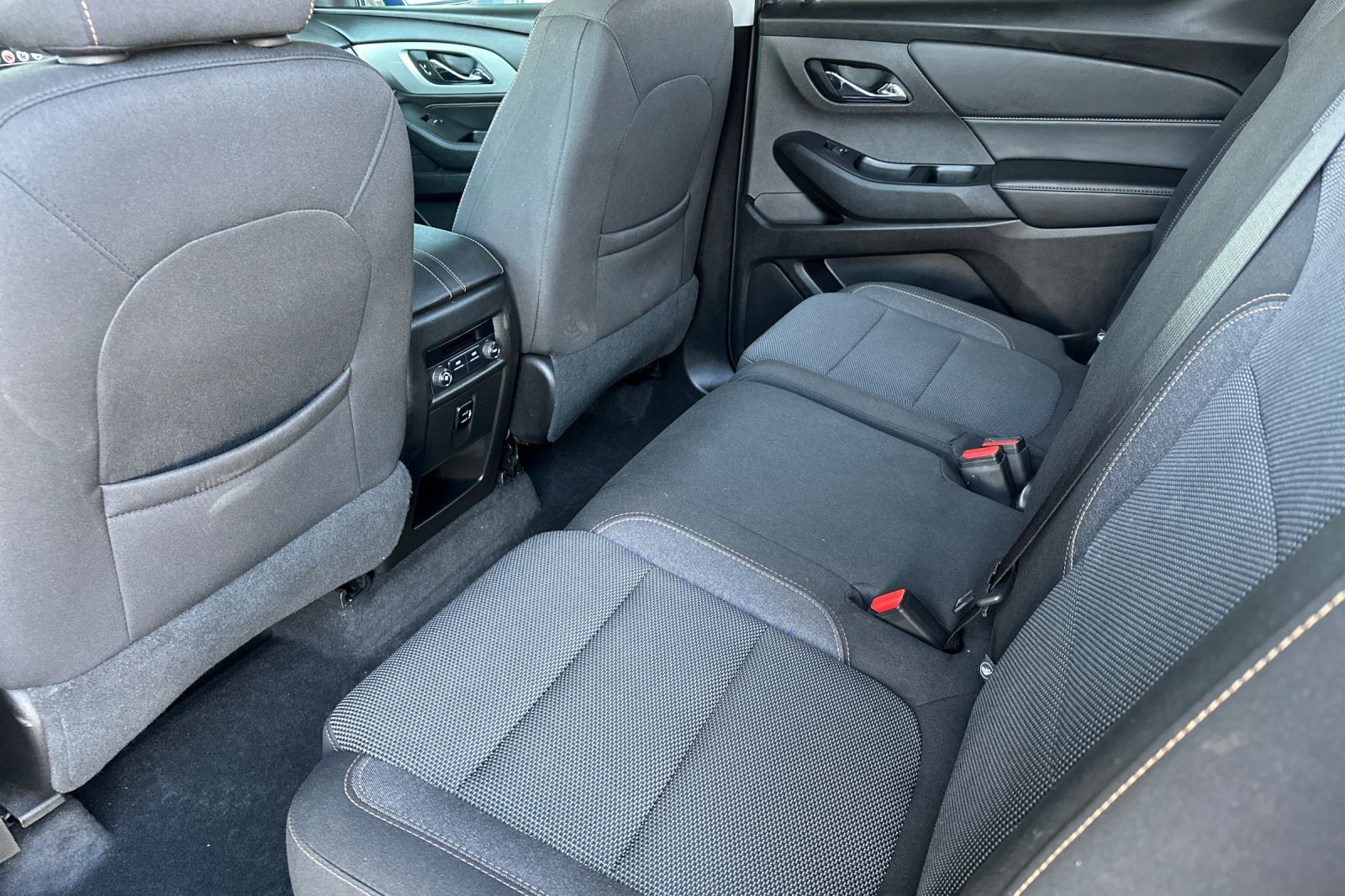 Used 2018 Chevrolet Traverse LT image 14