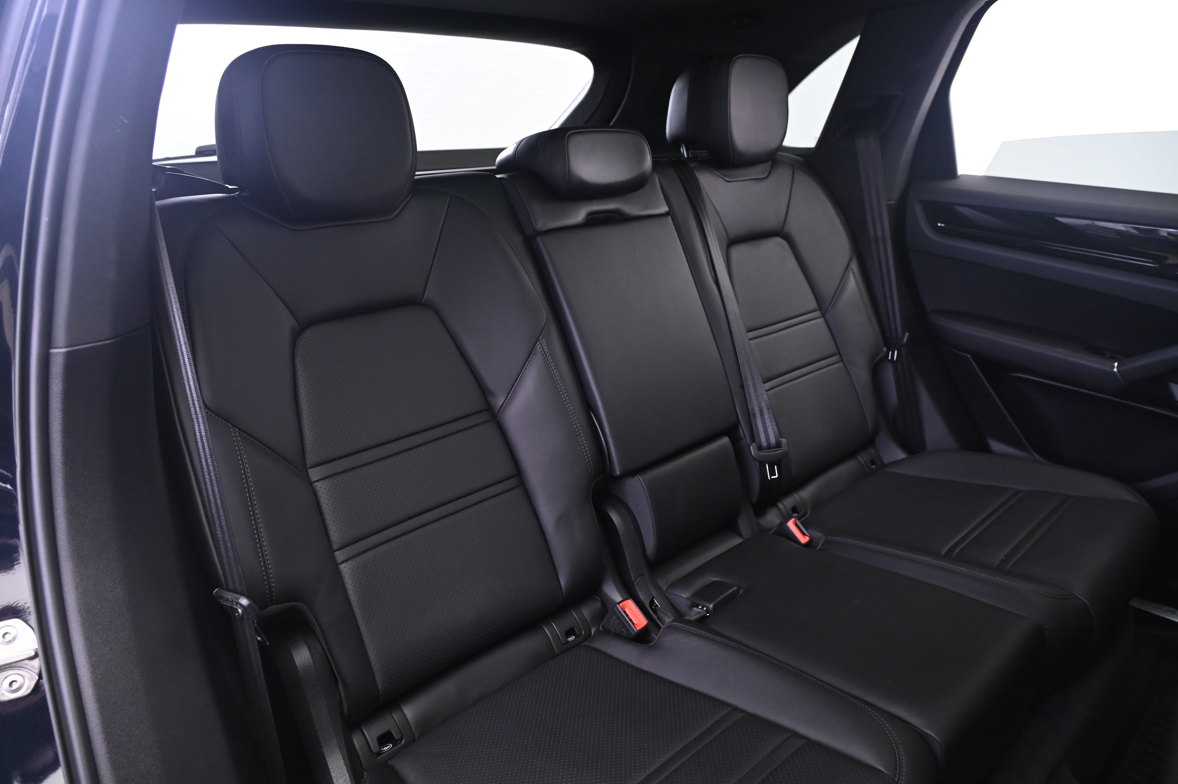 Certified 2020 Porsche Cayenne AWD/4WD image 19