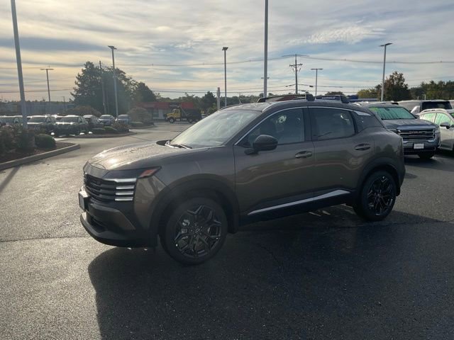 New 2026 Nissan Kicks SR w/ SR Premium Package image 3