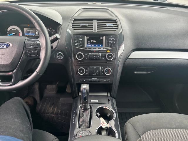 Used 2017 Ford Explorer XLT image 18