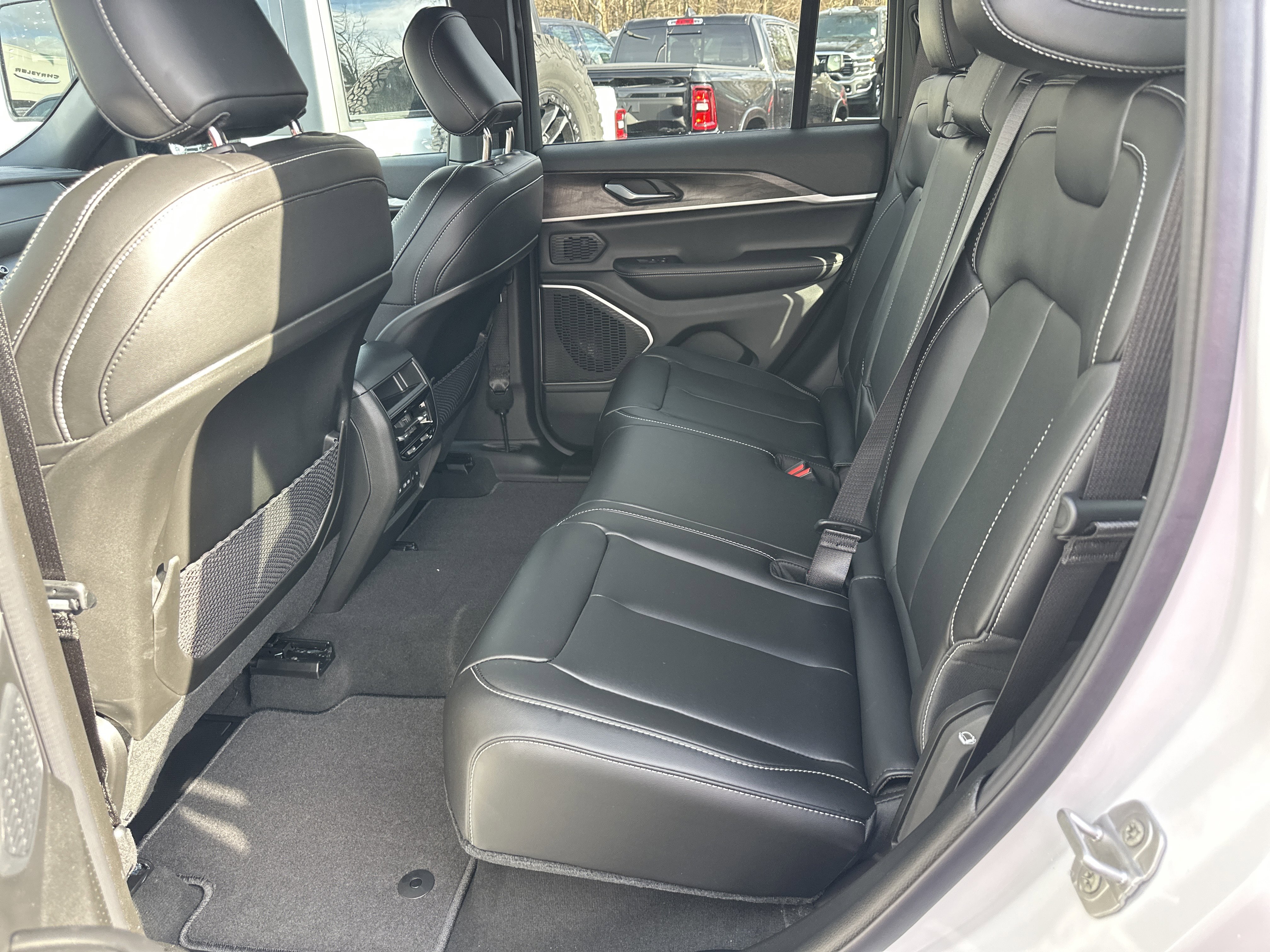 New 2026 Jeep Grand Cherokee Limited image 27