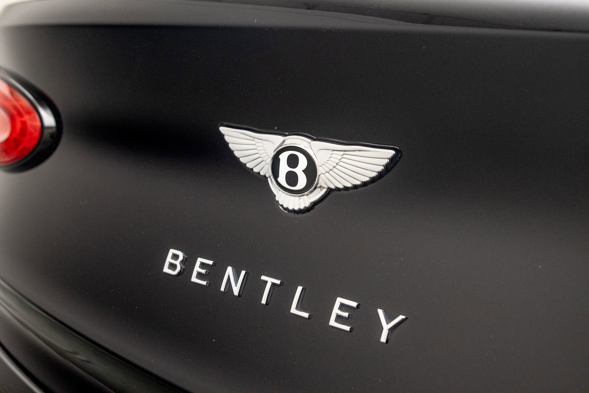 Used 2022 Bentley Bentayga AWD/4WD image 31