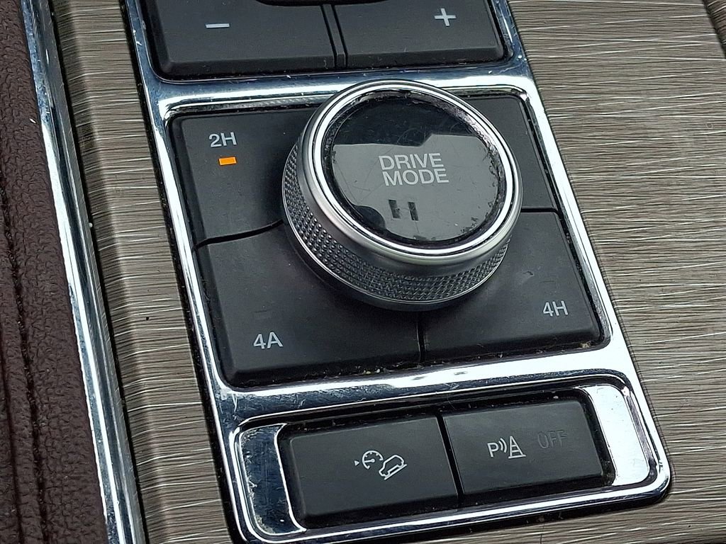 Used 2024 Ford Expedition Limited image 26