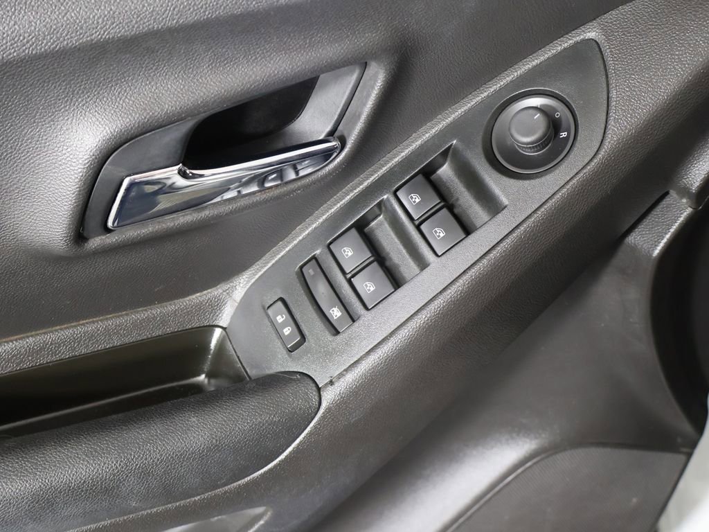 Used 2022 Chevrolet Trax LS AWD/4WD image 29