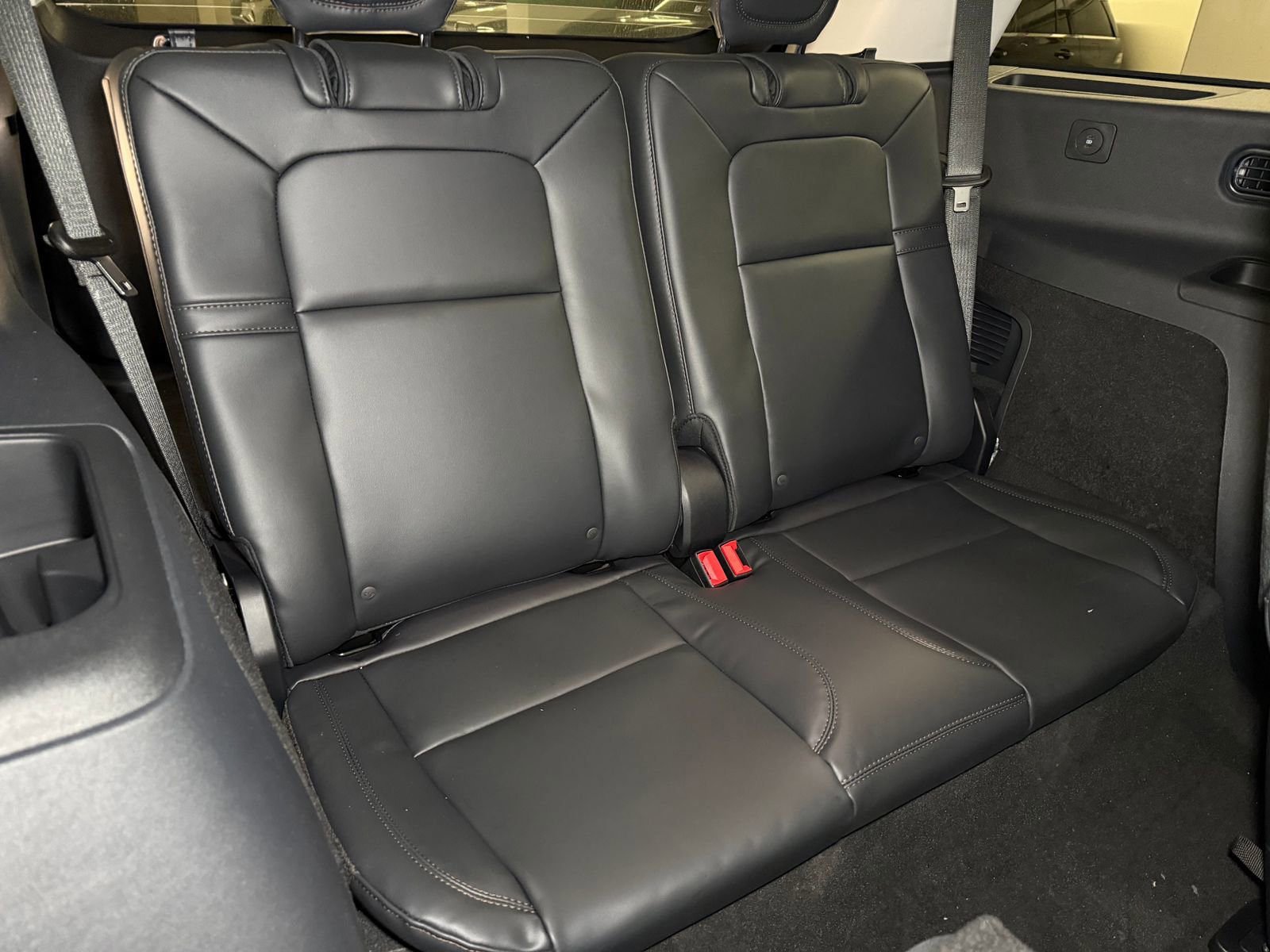 New 2026 Lincoln Aviator AWD image 14