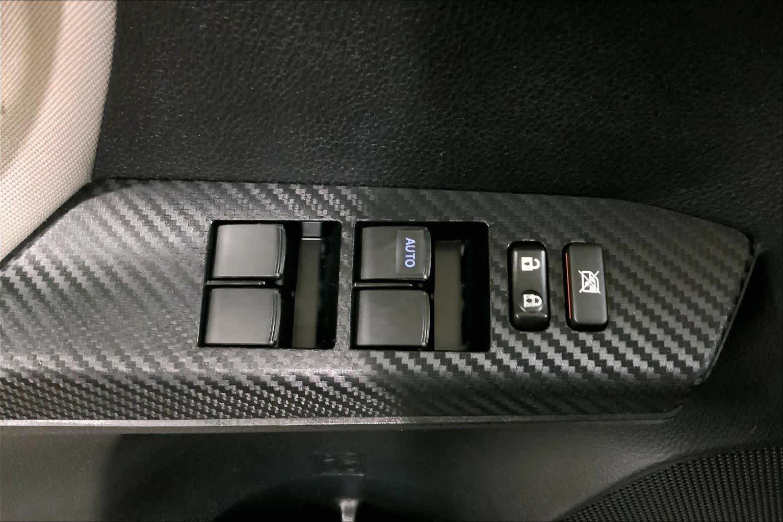 Used 2013 Toyota RAV4 LE AWD/4WD image 35