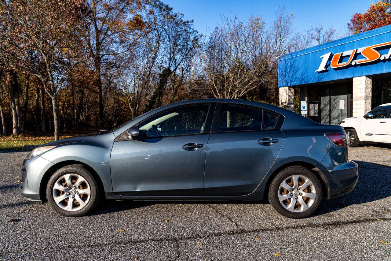 Used 2013 MAZDA MAZDA3 i SV FWD image 3