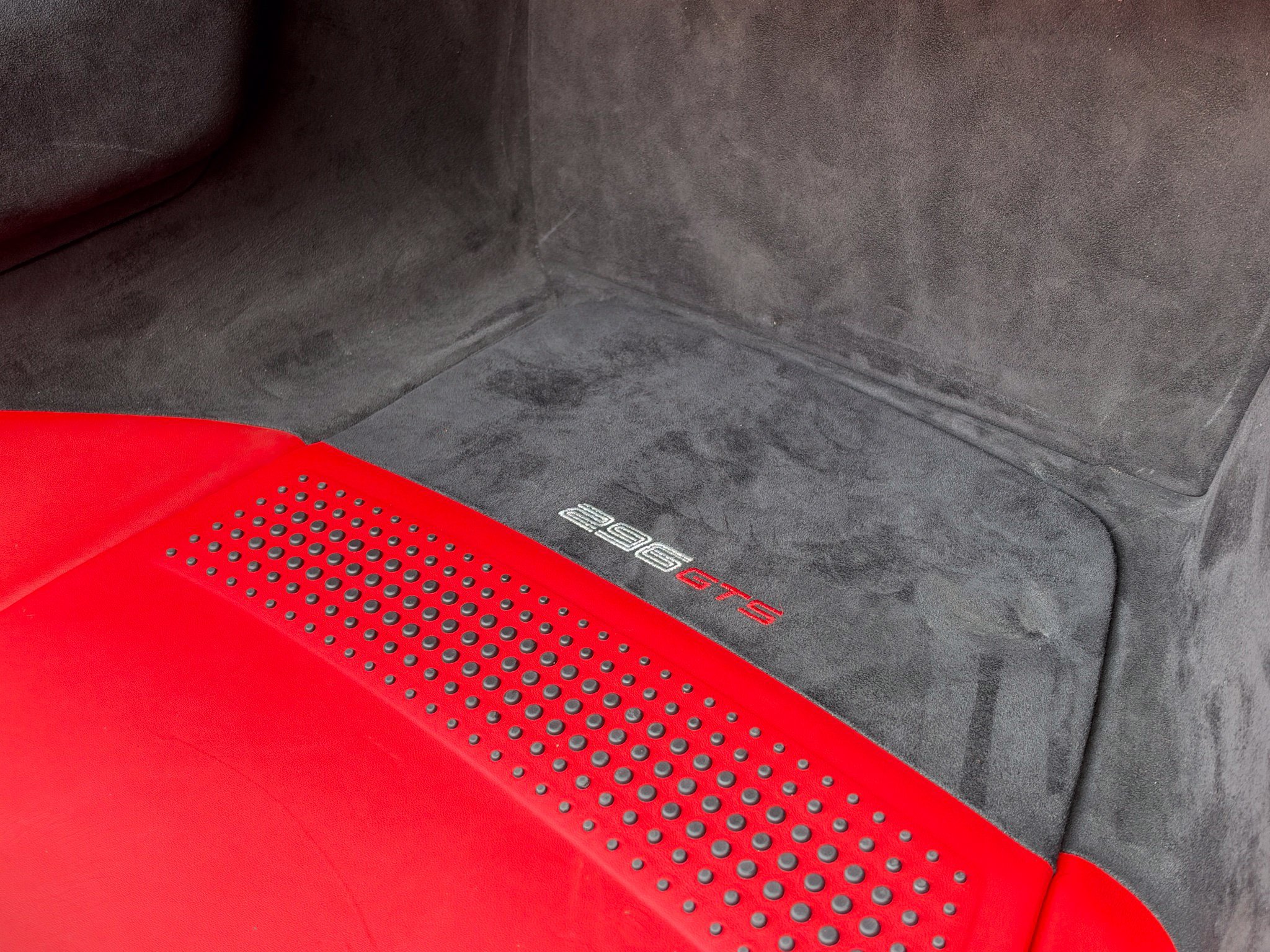 Used 2023 Ferrari 296 GTS RWD image 40