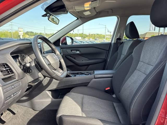 Used 2025 Nissan Rogue SV image 11